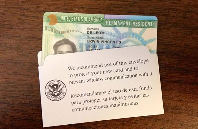 美国新版绿卡抢先看，5月1日开始发放